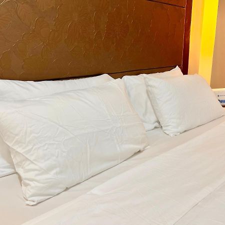 Kiel 5-Star Condo Hotel Across Naia Manila Airport Terminal 3 パサイ エクステリア 写真