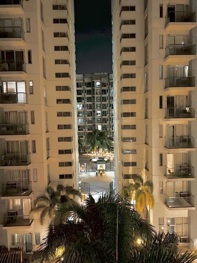 Kiel 5-Star Condo Hotel Across Naia Manila Airport Terminal 3 パサイ エクステリア 写真